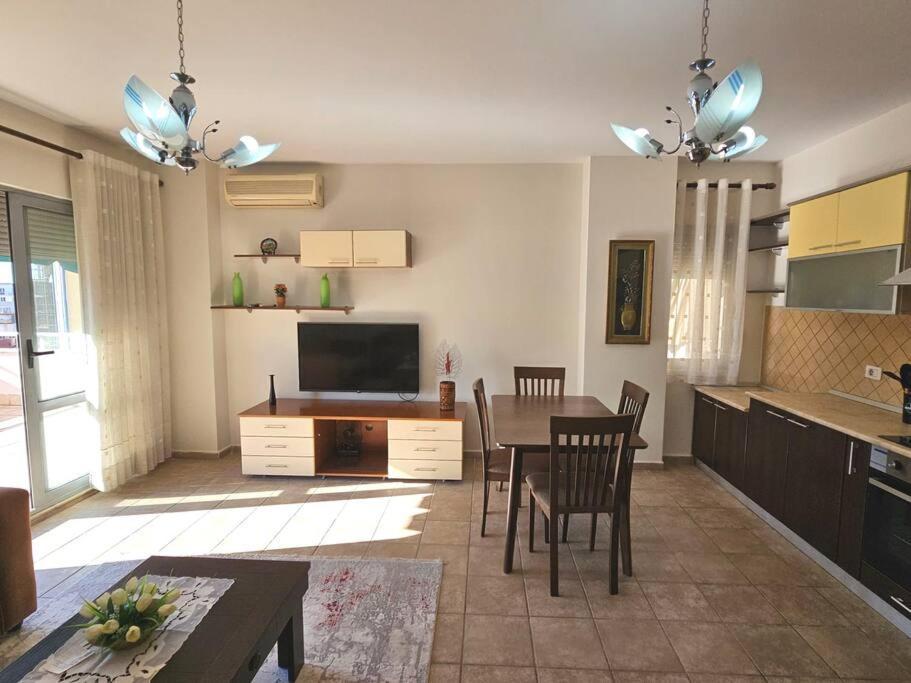Central Apartment Tirana Esterno foto