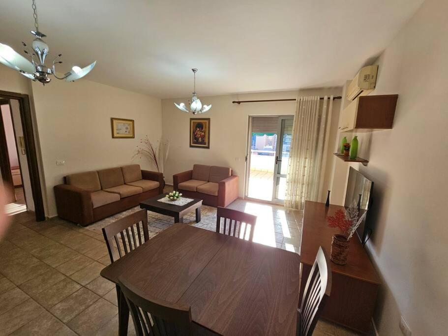 Central Apartment Tirana Esterno foto